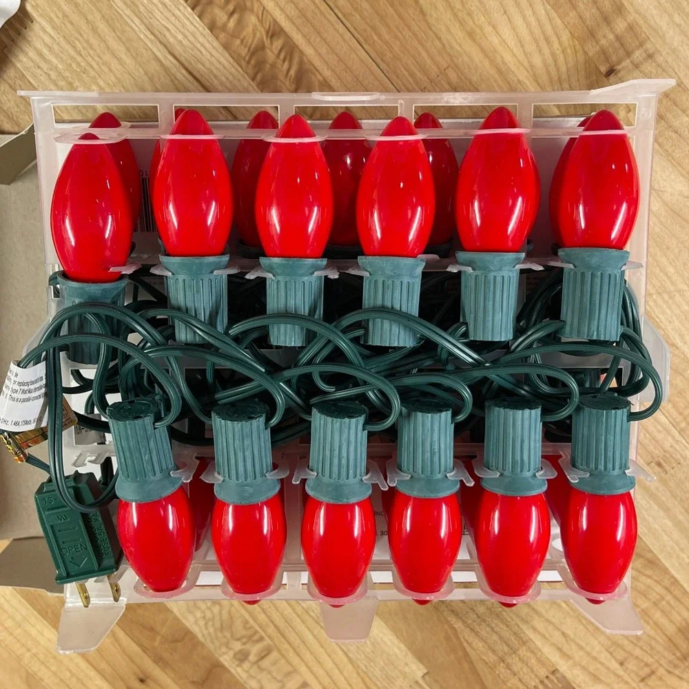 Celebrations 25 Count Ceramic Red C9 Christmas Light String 24 ft Indoor Outdoor